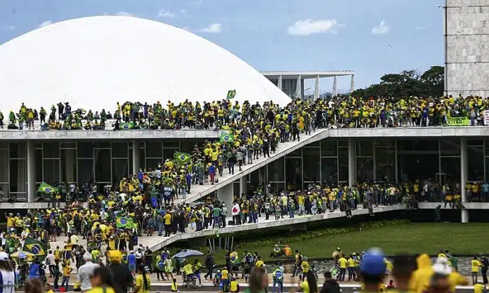 1 ANO DO 8 DE JANEIRO: além do PT, PSOL-Rede também convoca população para atos em João Pessoa