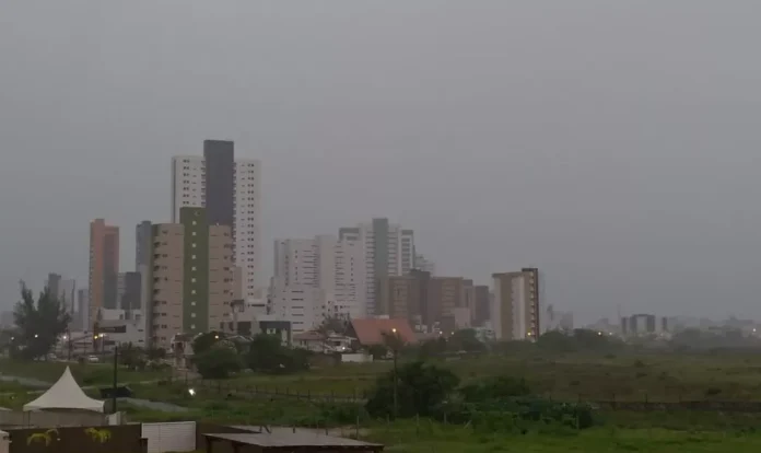 Alerta do Inmet aponta chuvas intensas e ventos fortes em 212 cidades da Paraíba; aviso é válido até esta terça