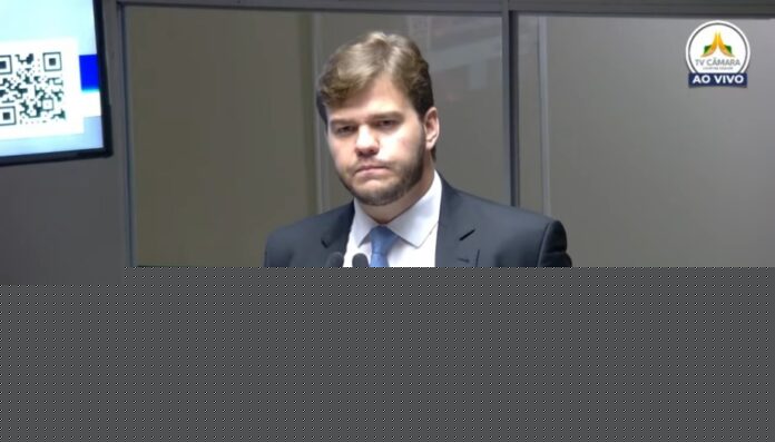 Bruno vai à Câmara de surpresa para se reunir com oposição em meio a impasse