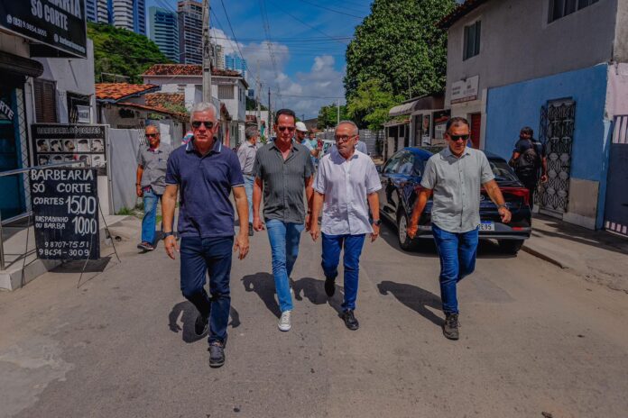 Cícero Lucena inspeciona obras de infraestrutura na Capital; área já conta com mais de R$ 1 bilhão em investimentos