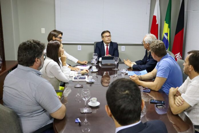 Durante reunião com construtores, OAB-PB defende respeito à 'Lei do Gabarito'