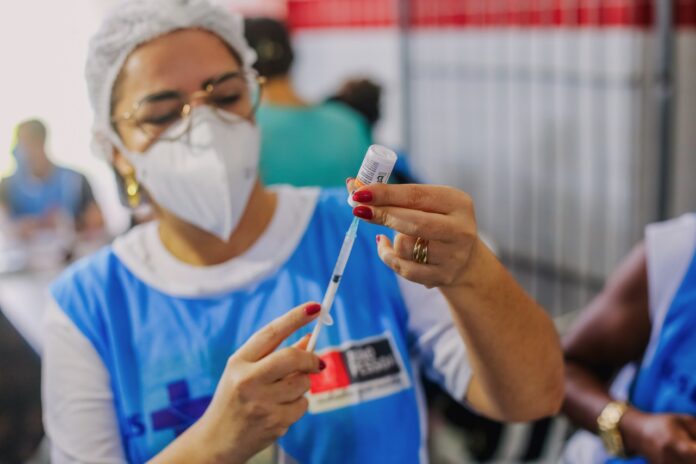 Em JP, vacinação contra a Covid-19 vai contar com nova estratégia de prevenção; Entenda