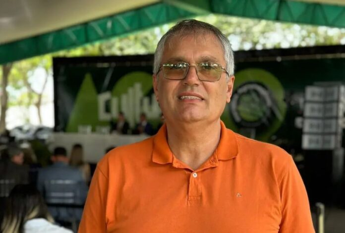Em ano eleitoral, prefeito paraibano reajusta próprio salário e passa a abocanhar R$ 15,5 mil/mês