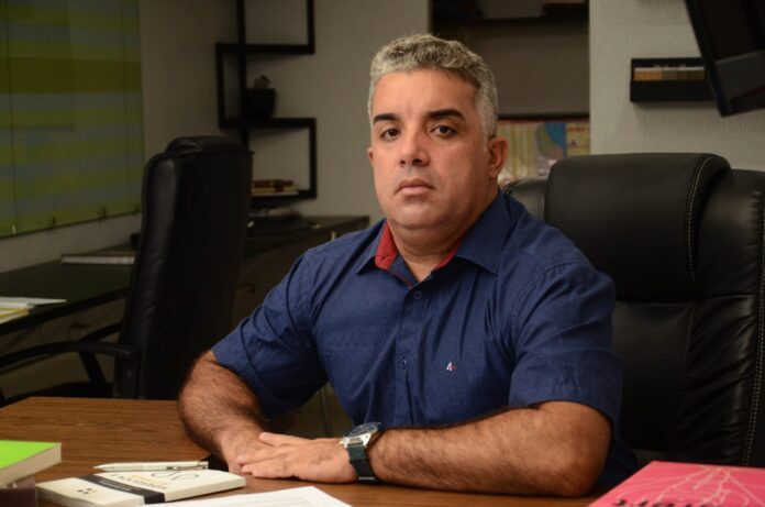 Vereador Guga distribui uma tonelada de peixe em João Pessoa