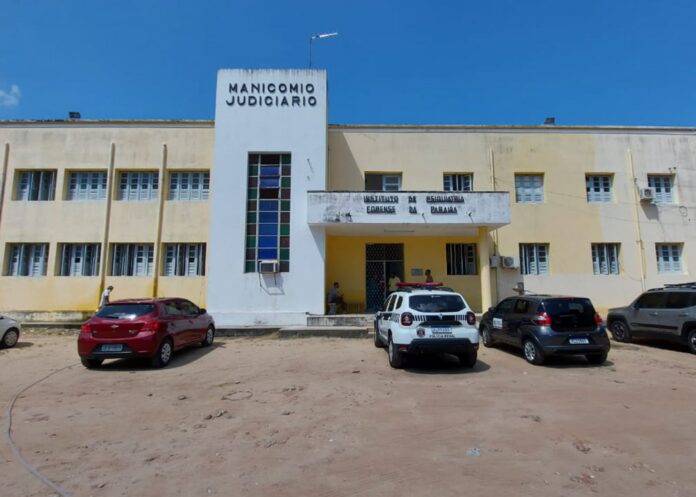 Incêndio atinge Instituto de Psiquiatria Forense, em JP e homem é encontrado morto