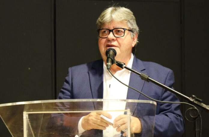 João confirma aumento para servidores públicos e revela data para anúncio