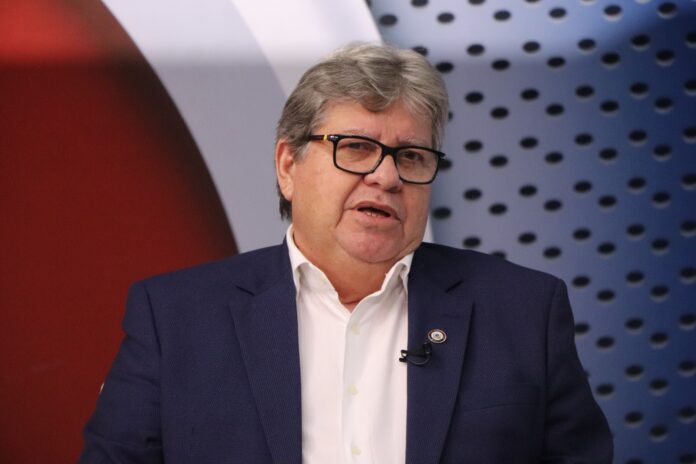 João lamenta morte de gerente no Mangabeira Shopping e destaca papel da PM
