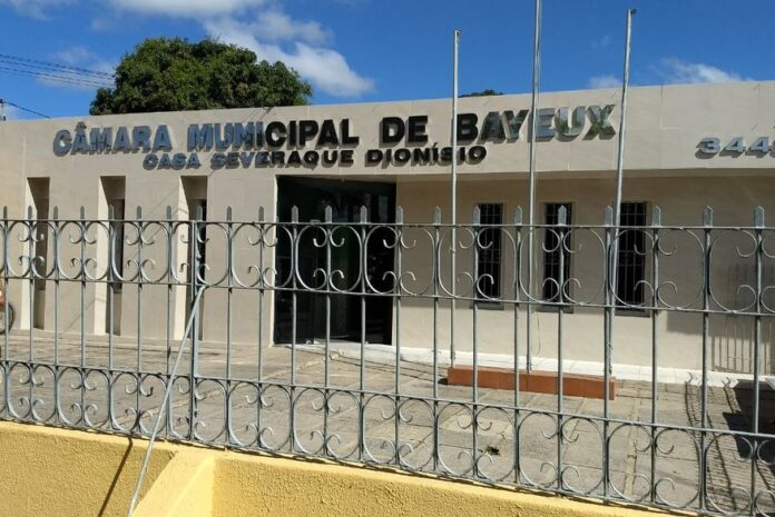 Justiça entende que criação de cargos comissionados na Câmara de Bayeux mediante Portaria é inconstitucional