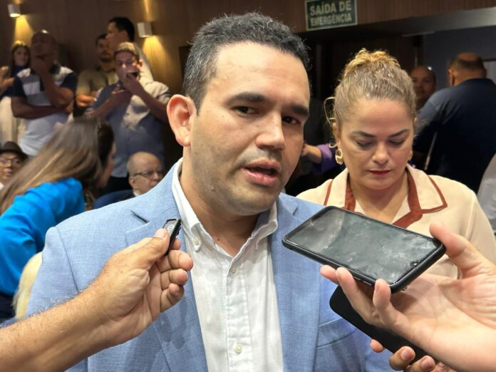 Vídeo: Jhony diz que Romero está frustrado com gestão de Bruno e avalia chapa com ex-prefeito