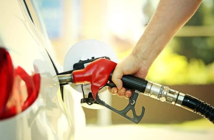 Após aumento do ICMS, diferença no preço da gasolina chega a R$ 0,25, em João Pessoa