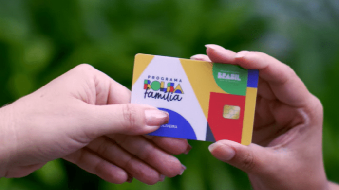 Ministro diz que 1,4 milhão de famílias foram excluídas do Bolsa Família; veja irregularidades encontradas