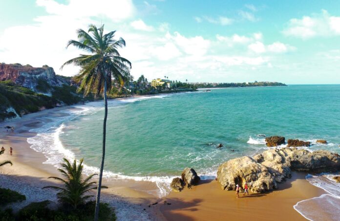 Cidade de Conde, no Litoral Sul, pode ter 12% do território 'engolido' pelo mar, aponta estudo da UFPB