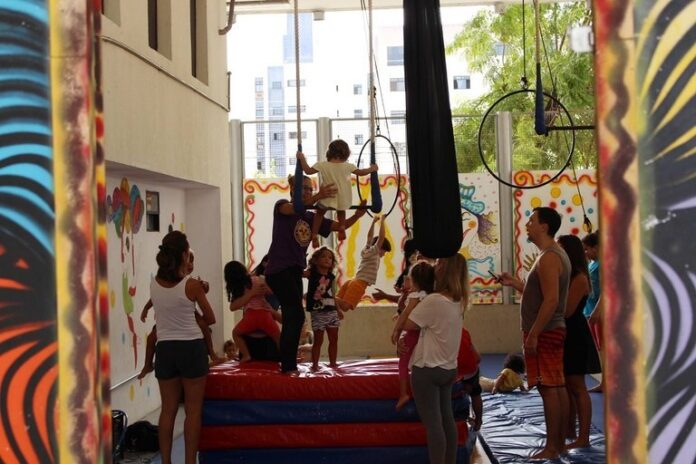 Escola de Circo da Funesc abre edital para seleção de monitores bolsistas
