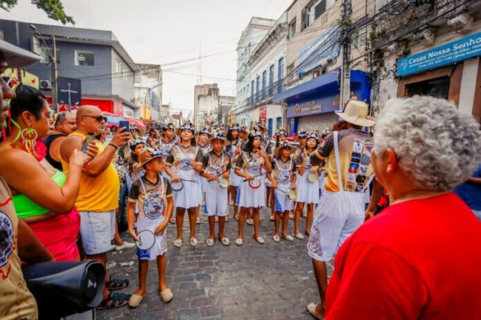 Evento encerra Carnaval com multidão em quatro polos do Centro Histórico