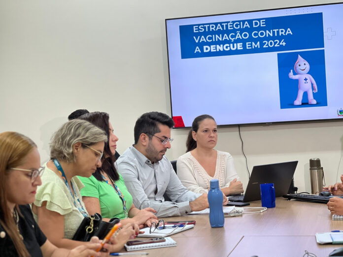 Governo alinha estratégias de vacinação contra dengue com municípios da 14ª Região
