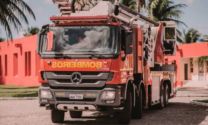 Incêndio atinge apartamento no bairro de Manaíra, em João Pessoa