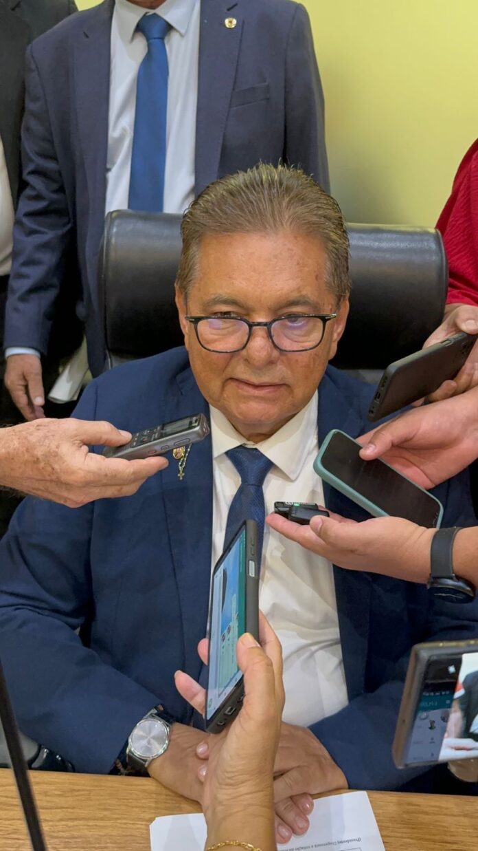 OUÇA: Galdino prega Romero candidato, mas diz que deputado fez leitura errada do cenário; entenda