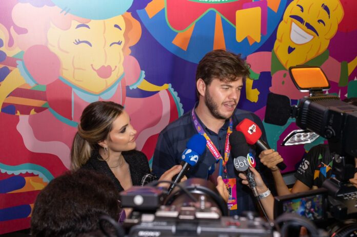Na primeira noite do Maior São João do Mundo, Bruno destaca momento histórico vivido pelo turismo de Campina Grande