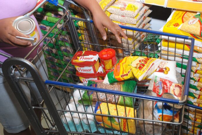 Preço de alimentos da cesta básica tem variação de quase 190%  em JP