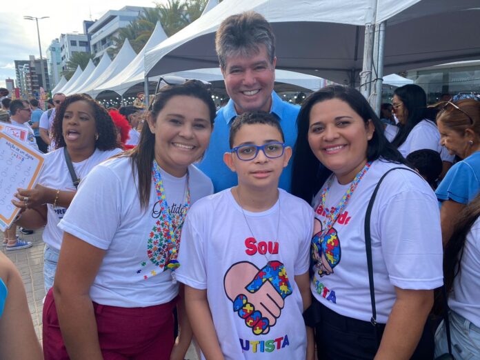 Ruy propõe criação de cartilha informativa sobre Transtorno do Espectro Autista na rede educacional brasileira