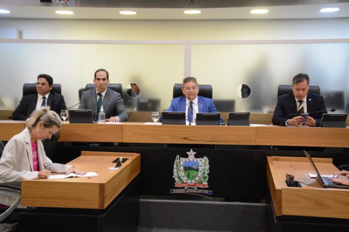 ALPB debate prerrogativas do Poder Legislativo Estadual