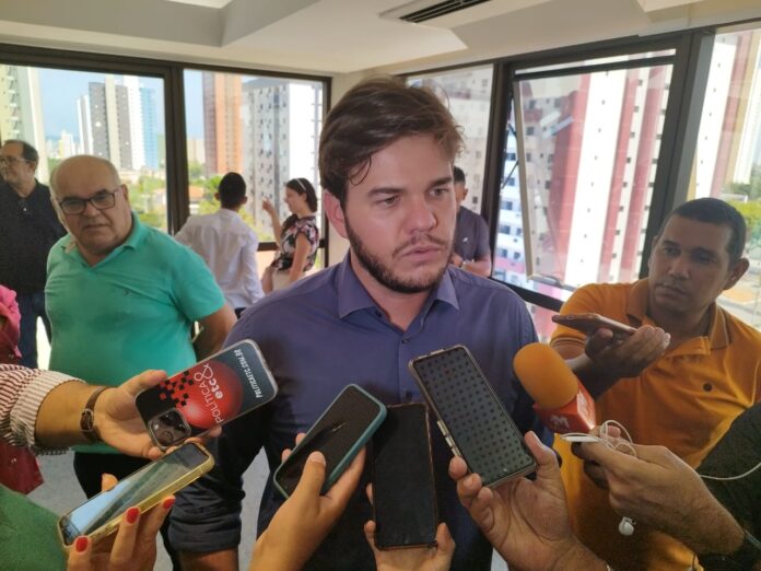 Bruno diz que Romero é seu aliado e que poderá indicar seu vice