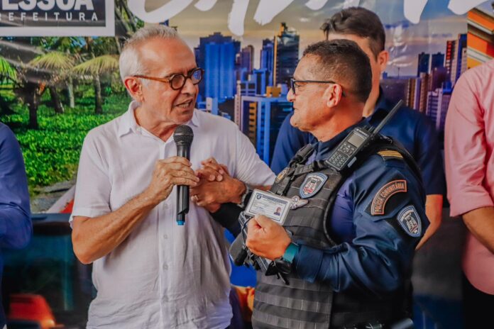 Cícero Lucena entrega novas viaturas da Guarda Municipal e destaca fortalecimento da instituição com investimentos da gestão
