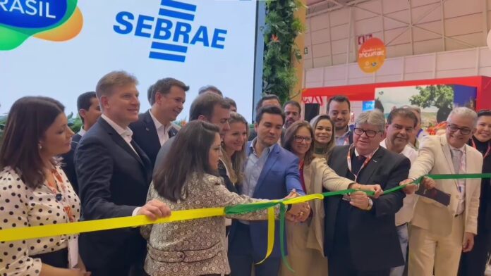 João Azevêdo recebe ministro do Turismo e presidente da Embratur no estande da Paraíba na Bolsa de Turismo de Lisboa – Politica & ETC