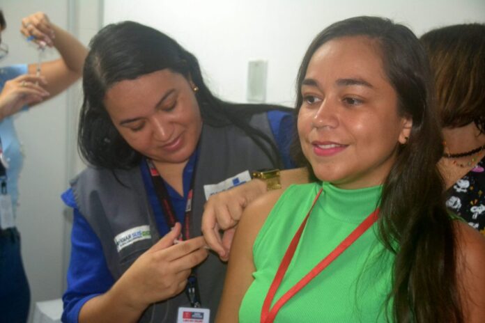 Trabalhadores da saúde fazem parte do grupo prioritário para vacinação contra a Influenza