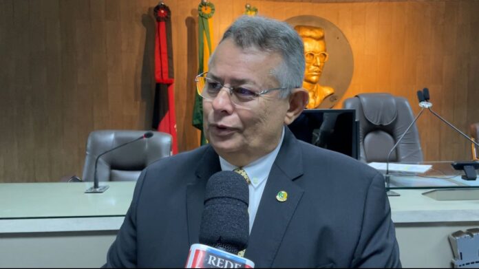 com candidato único, oposição vence Bruno ‘sem dificuldade’