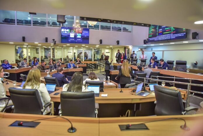 ALPB aprova projeto que assegura acompanhantes para mulheres em procedimentos que envolvam sedação