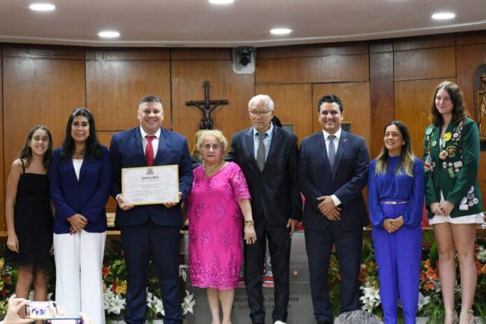 Com propositura de Damásio, Professor Gilbert Patsayev recebe o Título de Cidadão Pessoense