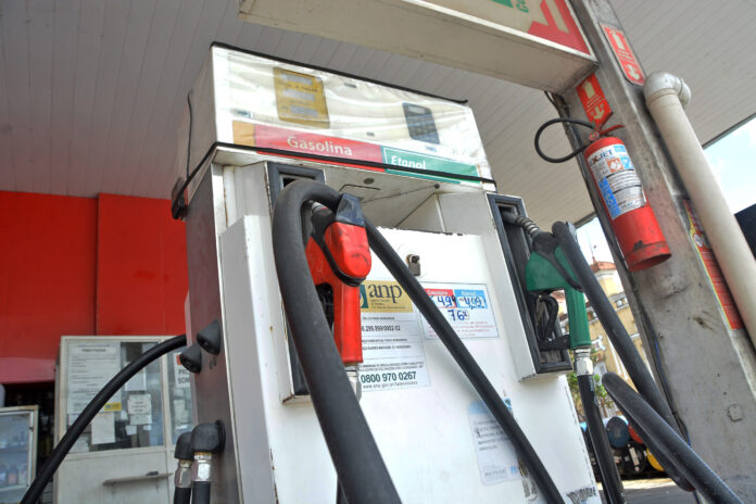 Dezenove postos são autuados em João Pessoa por aumento indevido no preço da gasolina