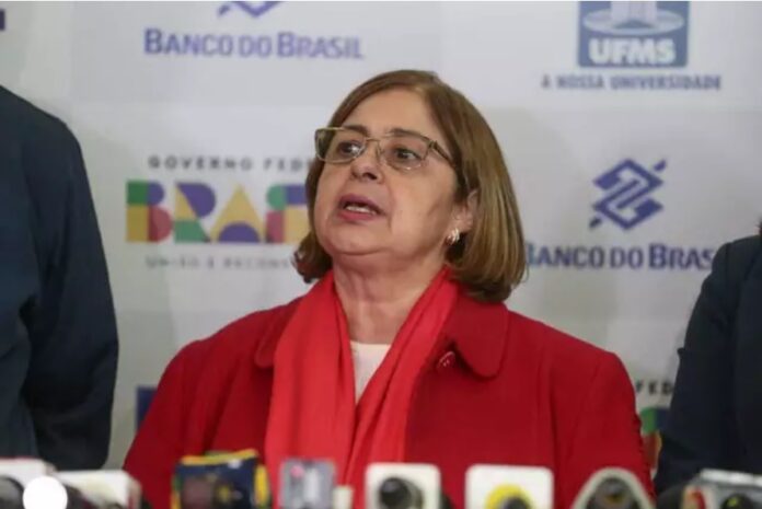 Ministra das Mulheres participa de Sessão e concede entrevista coletiva na ALPB nesta 5ª