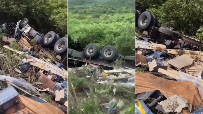 Motorista de caminhão morre preso às ferragens após capotamento na Serra do Teixeira