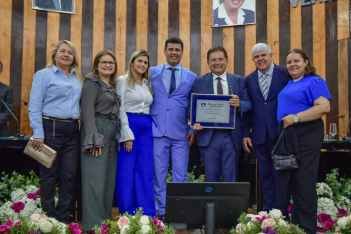 Adriano Galdino recebe Título de Cidadão Itabaianense