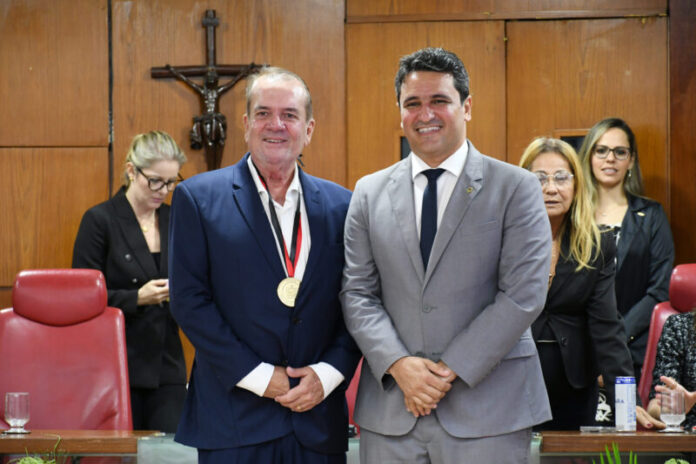 Com propositura de Damásio, empresário Luiz Ricardo da Cunha Lima recebe Medalha Cidade de João Pessoa