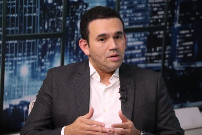Jhony Bezerra diz que sua pré-candidatura não depende de decisão de Romero: “Está nas mãos do governador”