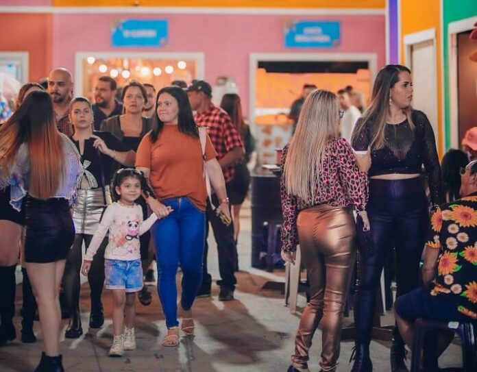 MaisPB • Maior São João do Mundo começa com grande público em Campina Grande