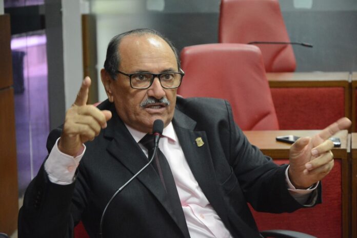 Prefeito Cícero Lucena manifesta pesar pela morte do vereador Professor Gabriel