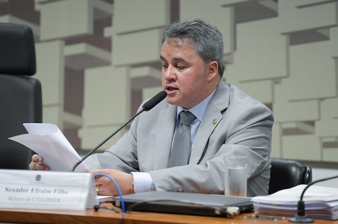 Projetos de modernização da legislação tributária e administrativa relatados por Efraim serão votados
