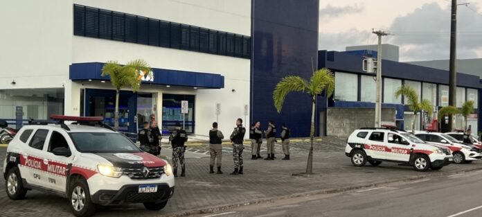 Agência da Caixa é danificada em tentativa de explosão no bairro do Valentina, em JP