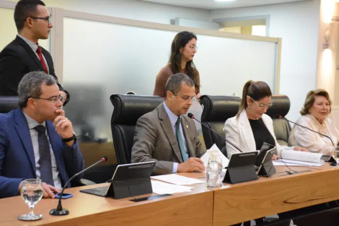 Comissão de Orçamento da ALPB aprova relatório da LDO 2025