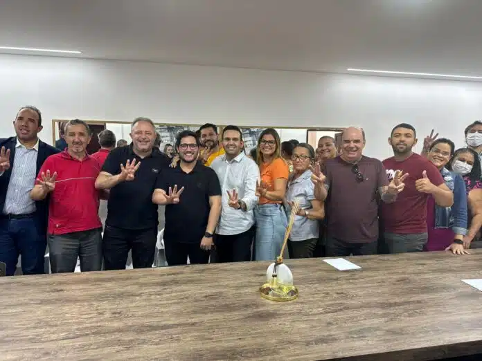 Dr. Jhony se reúne com pré-candidatos do PSB, AGIR e REDE para definir estratégia de campanha em Campina Grande