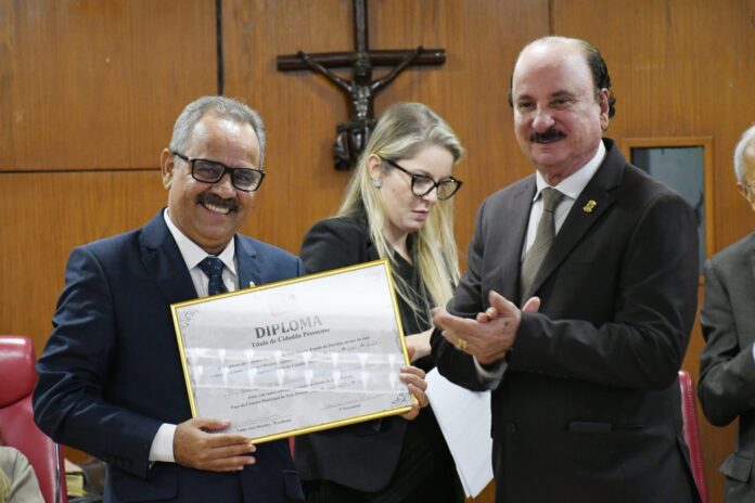 Durval entrega ao Pastor José Alcione Pinto o Título de Cidadão Pessoense – Politica & ETC