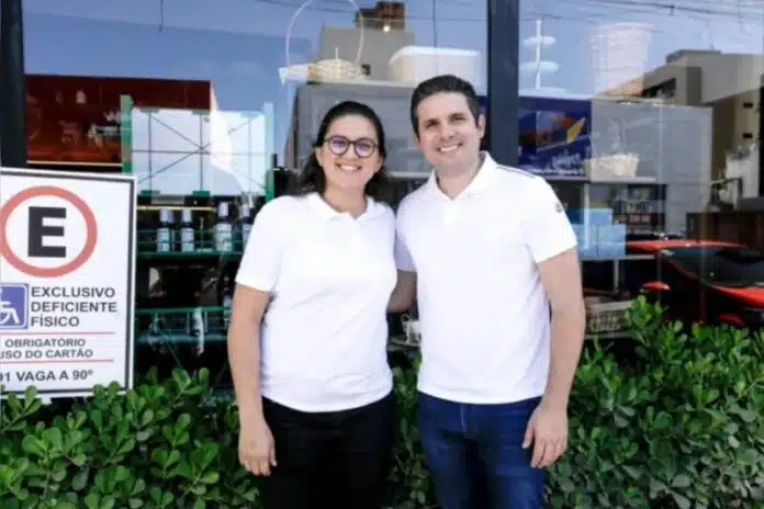 Capitã Rebeca rejeita ser vice de Ruy e anuncia apoio à reeleição de Cícero
