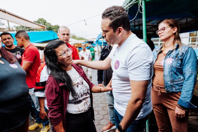 Dr. Jhony visita a feira das Malvinas e lamenta total abandono do local por parte da Prefeitura
