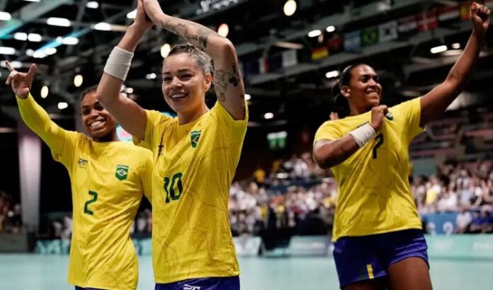 Meninas do handebol do Brasil estreiam em Paris com vitória impecável contra Espanha