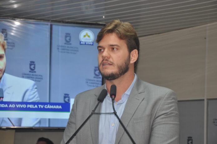 Vereadores rejeitam mais um pedido de empréstimo de Bruno Cunha Lima
