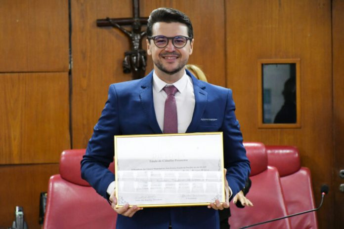 CMJP entrega Título de Cidadão Pessoense ao administrador Dorgival Vilar
